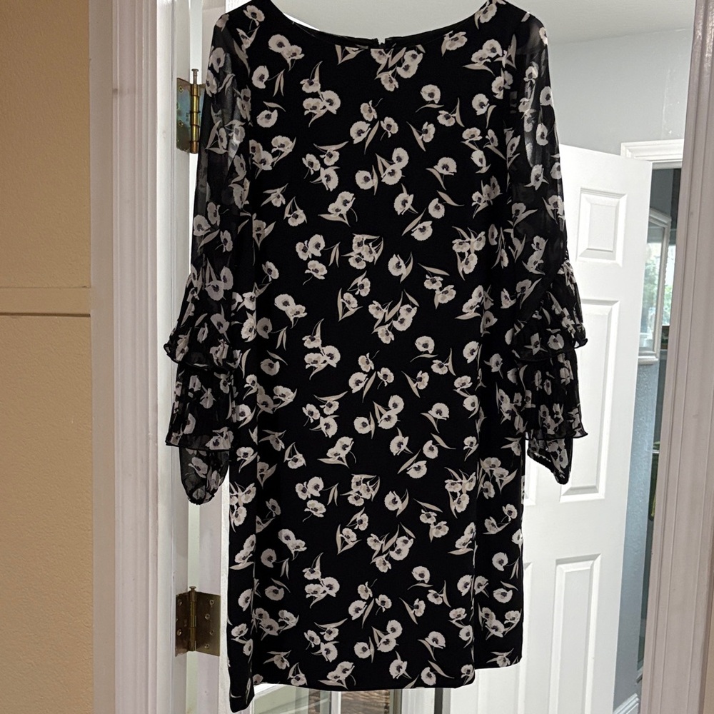 Ann Taylor Woman’s Flower Petite Dress Size 10P Brand New with Tag